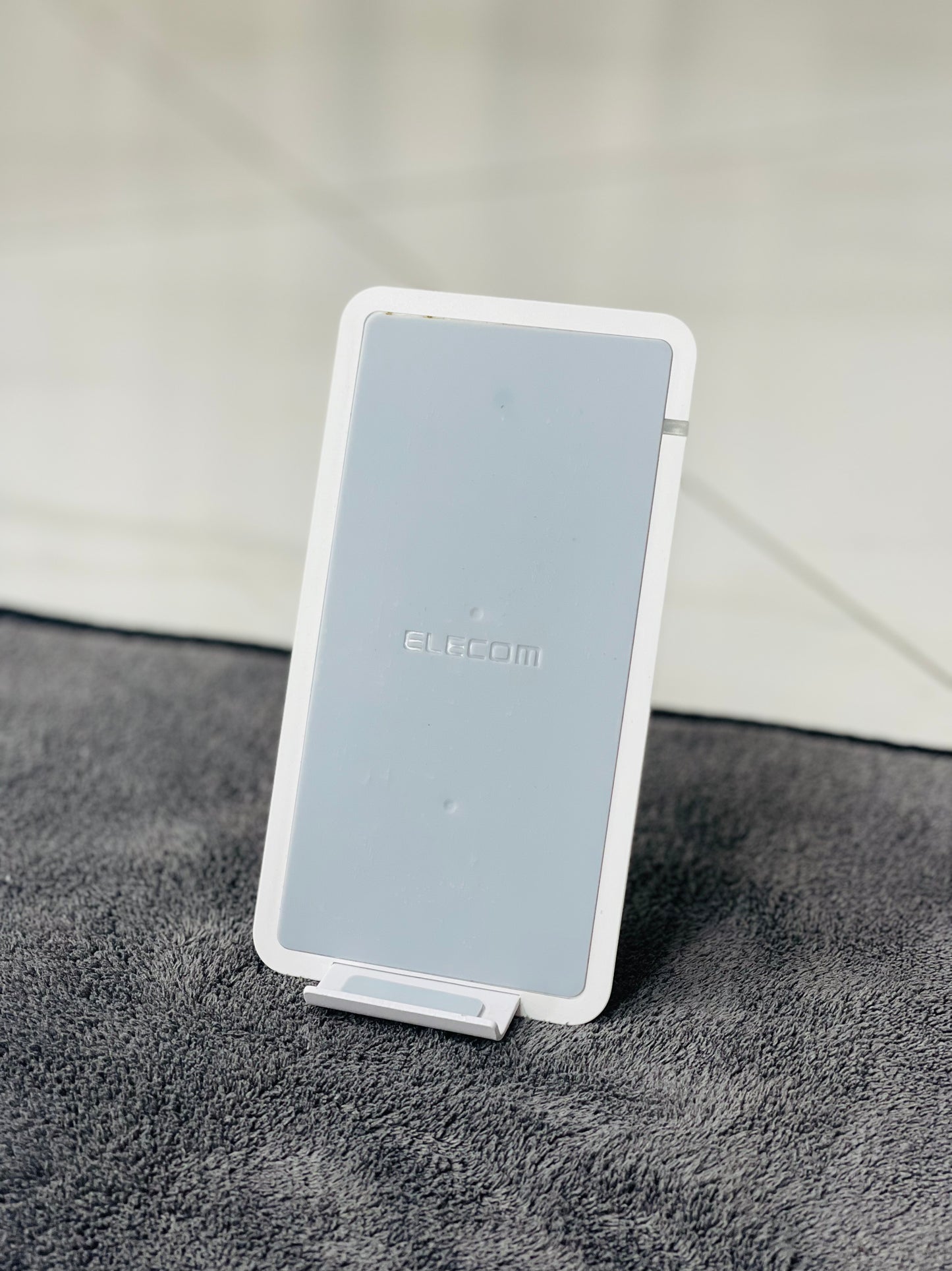 10W Wireless Smart Phone Charger - Orderly