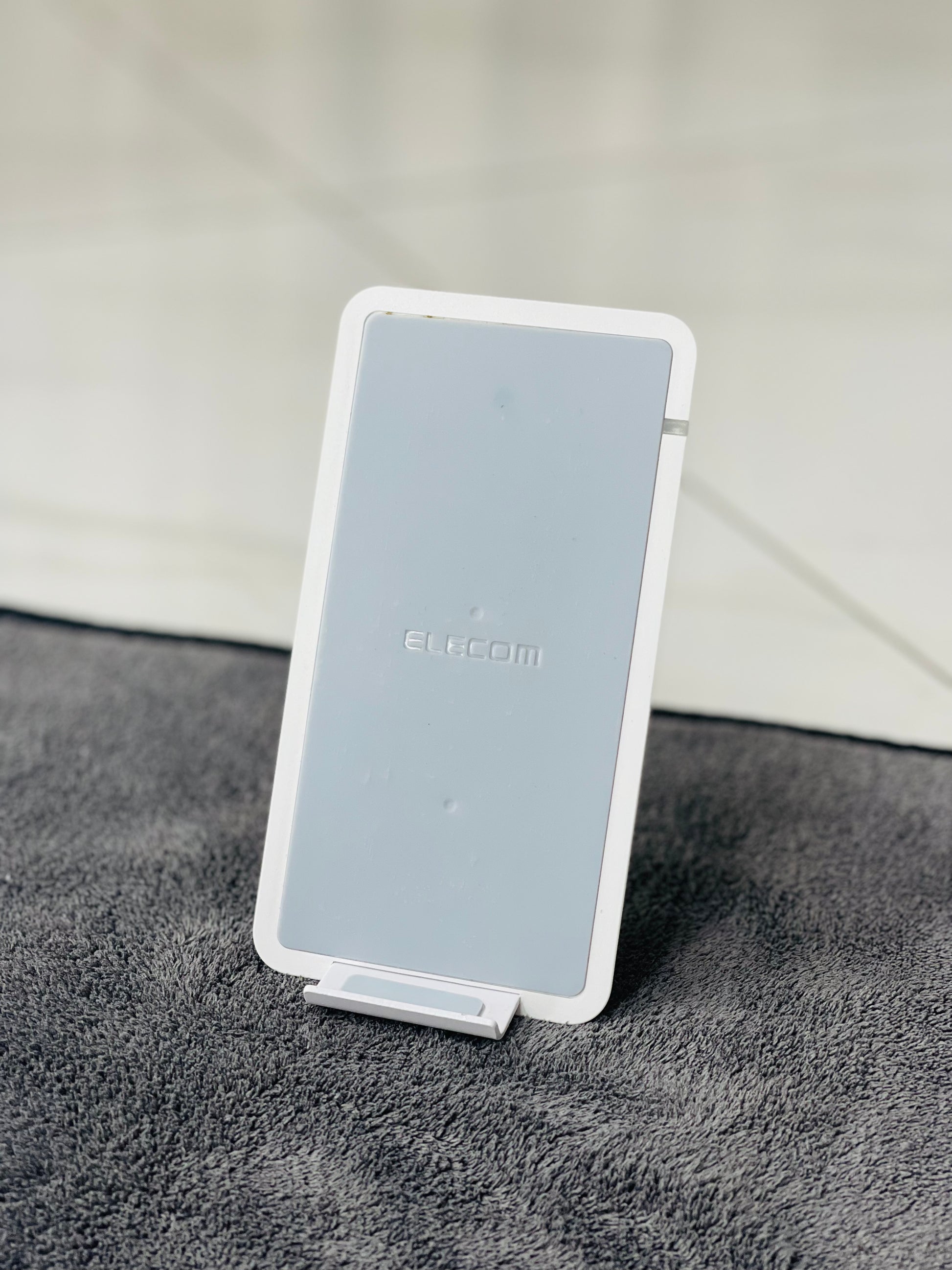 10W Wireless Smart Phone Charger - Orderly
