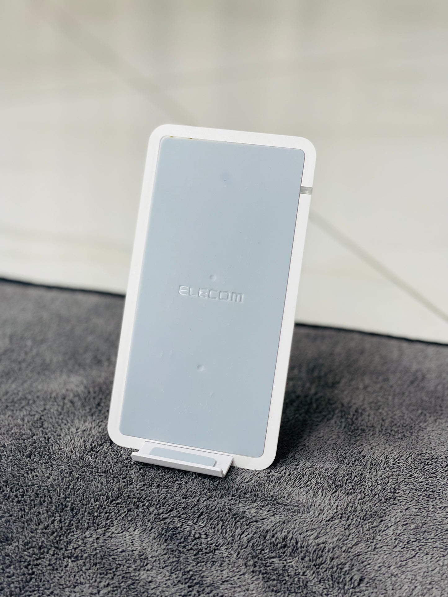 10W Wireless Smart Phone Charger - Orderly
