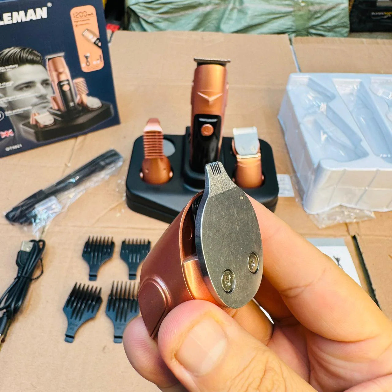 GENTLEMAN 10-in-1 Professional Grooming Kit (GT9021)